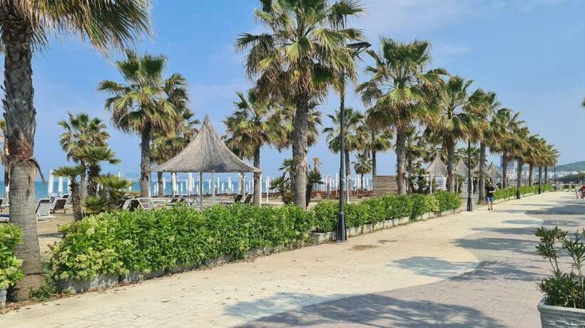 Family Apartment In Golem