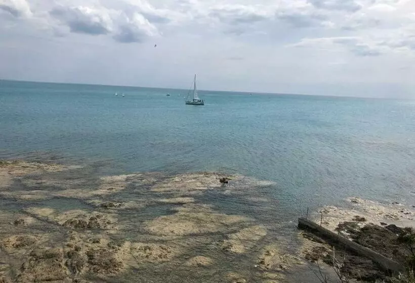Grazioso Bilocale Caletta Castiglioncello   Tuscany