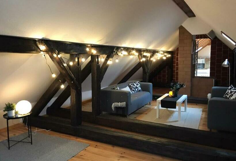 Jutta Deluxe Farmhouse