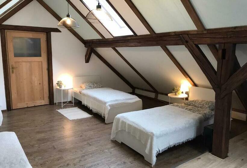 Jutta Deluxe Farmhouse