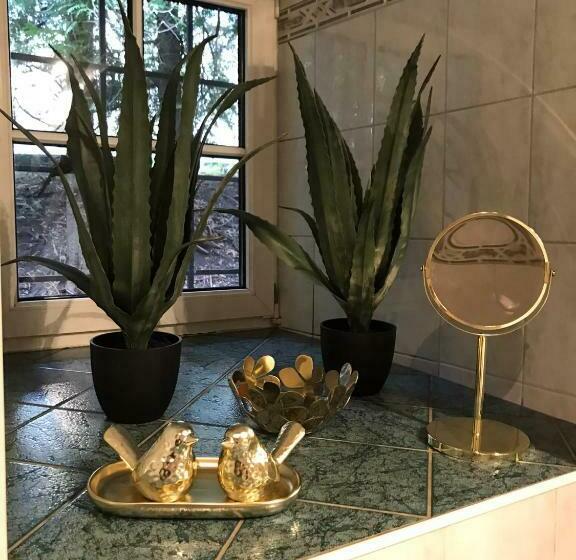 Jutta Deluxe Farmhouse