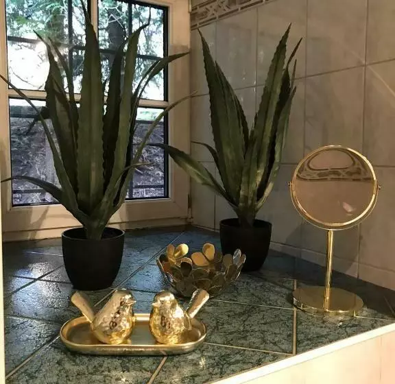 Jutta Deluxe Farmhouse