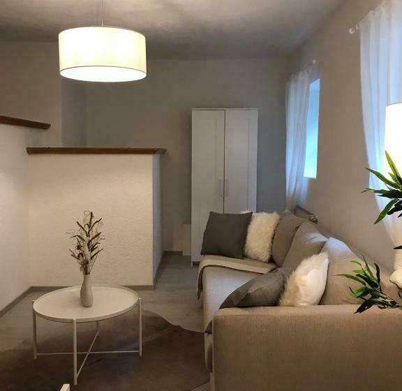 Jutta Deluxe Farmhouse