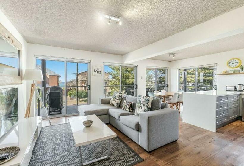 Yamba 58   Modern Apartment With Ocean Views