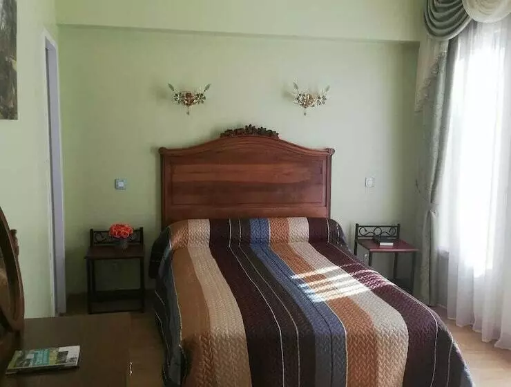 Hotel Au Pied Du Chateau