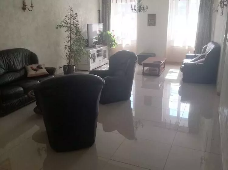 Hotel Au Pied Du Chateau