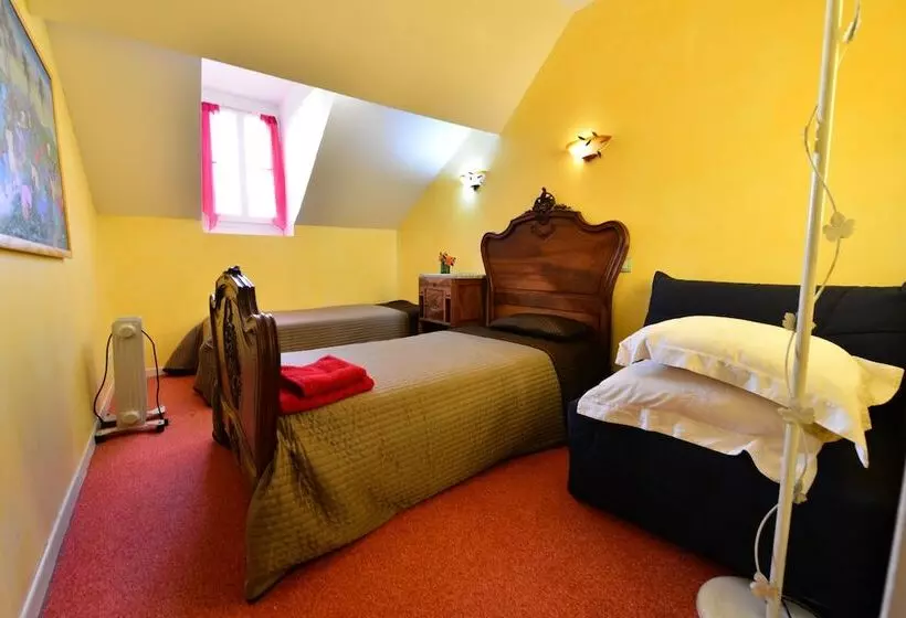 Hotel Au Pied Du Chateau