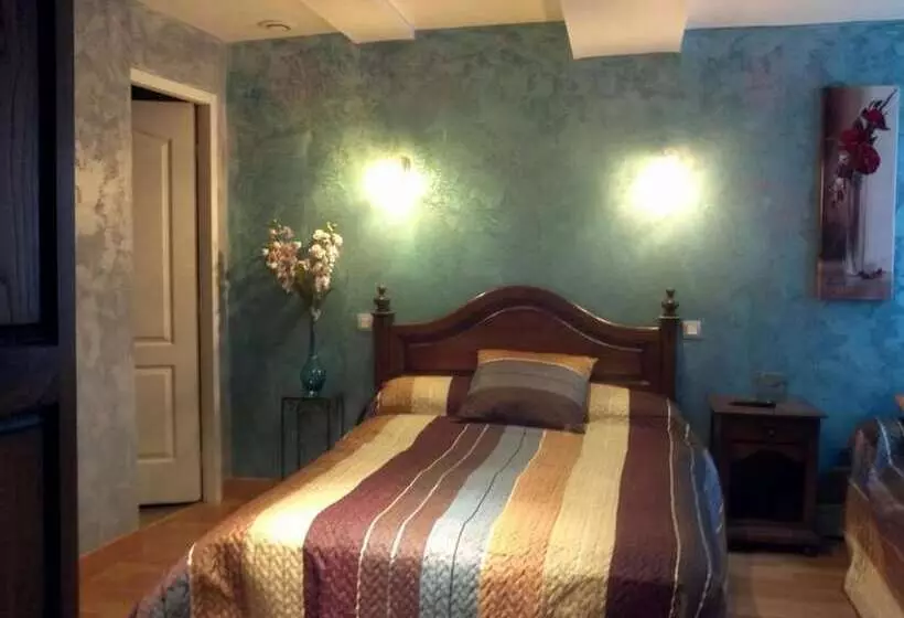 Hotel Au Pied Du Chateau