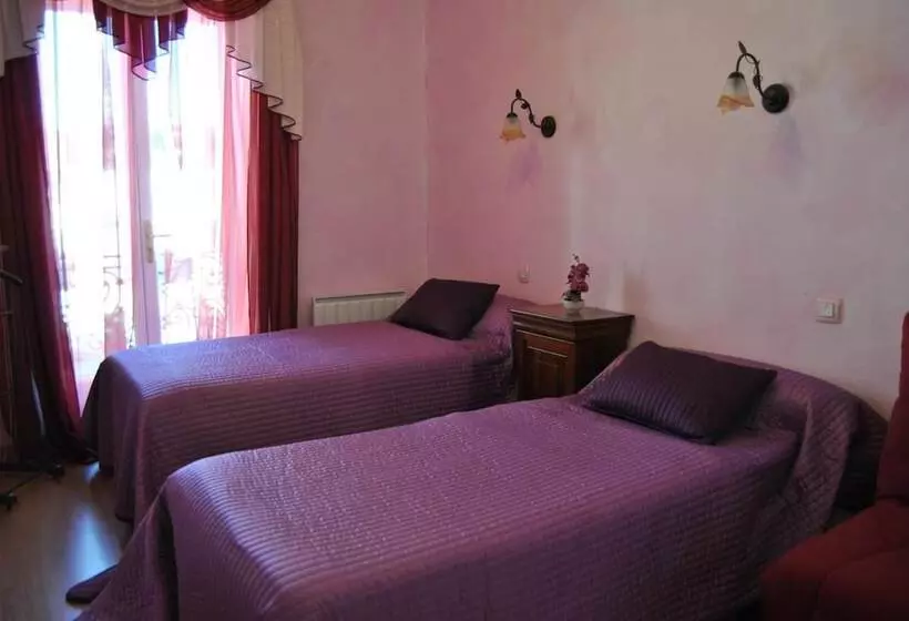 Hotel Au Pied Du Chateau