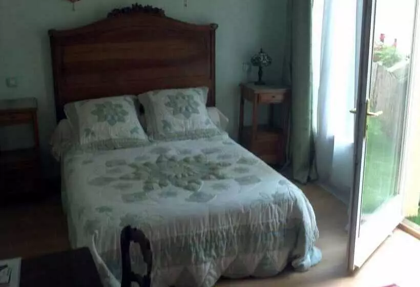 Hotel Au Pied Du Chateau