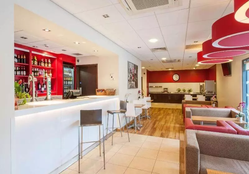 酒店 Travelodge London Twickenham