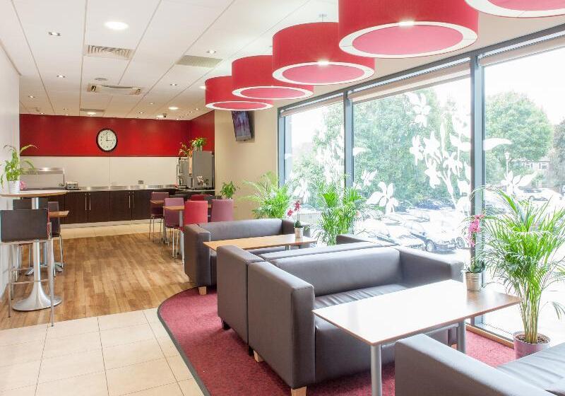 فندق Travelodge London Twickenham