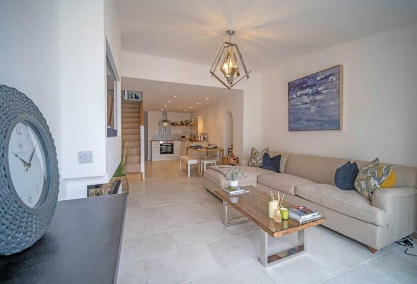 Luxury Park Street Cottage The Mumbles Swansea Sleeps 6