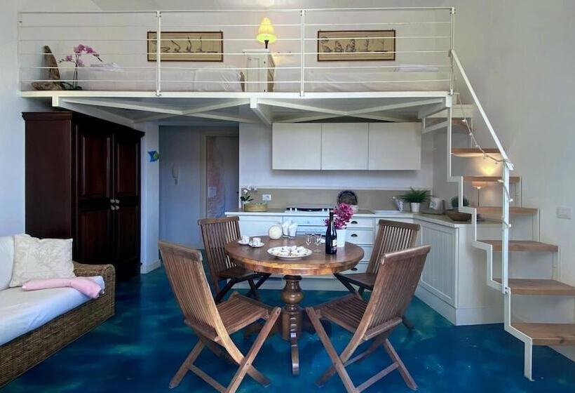 Molo Blu Apartment In La Maddalena