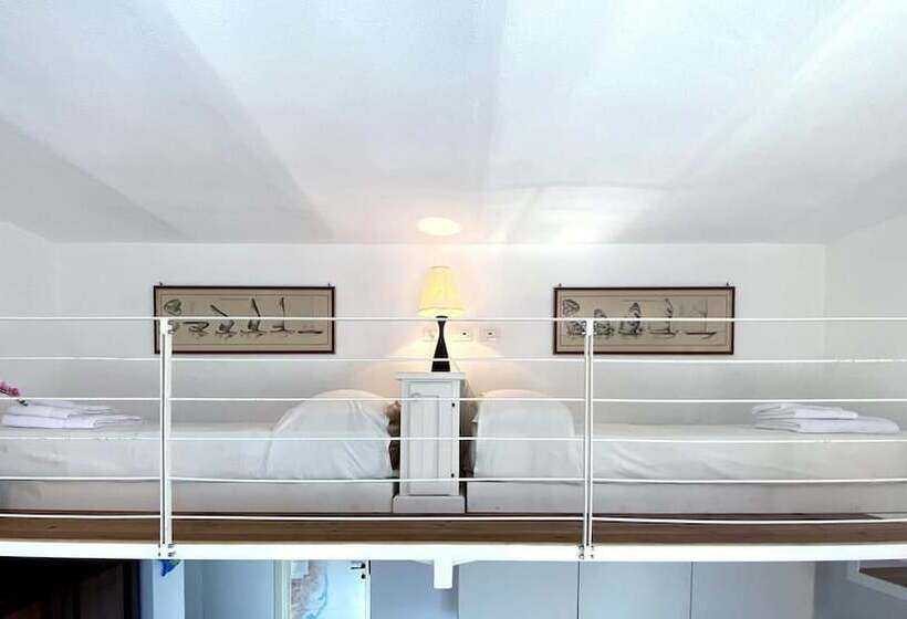 Molo Blu Apartment In La Maddalena
