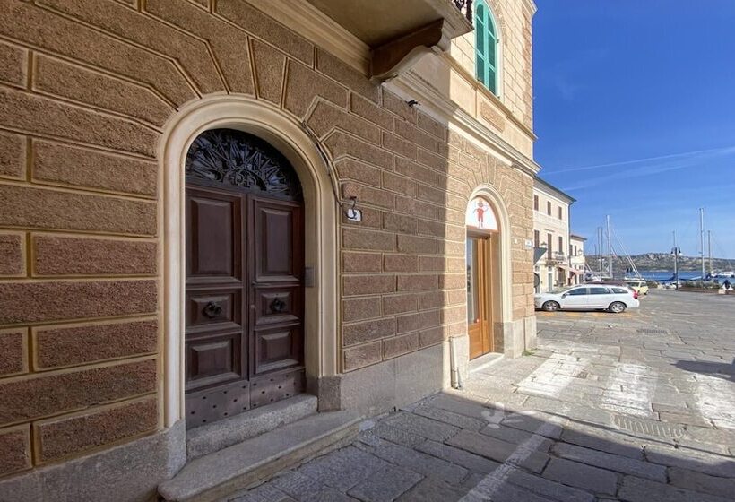 Molo Blu Apartment In La Maddalena