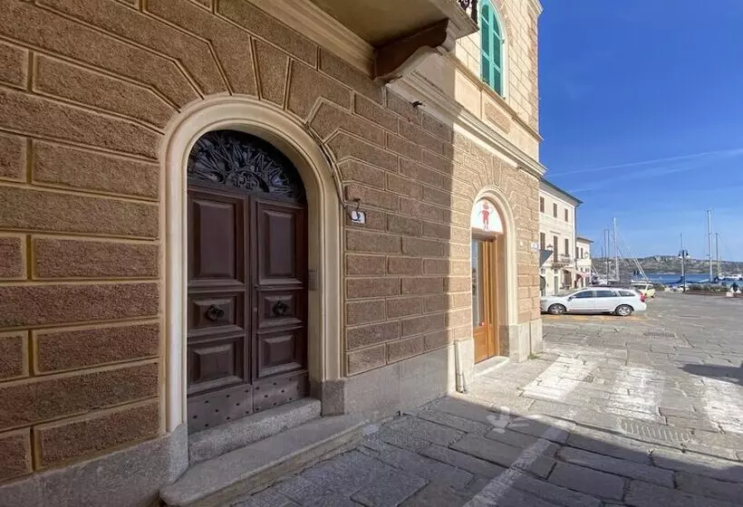 Molo Blu Apartment In La Maddalena