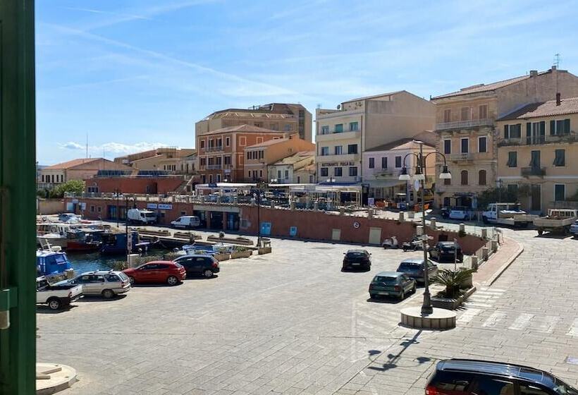Molo Blu Apartment In La Maddalena