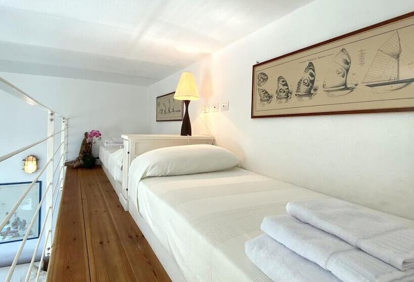 Molo Blu Apartment In La Maddalena
