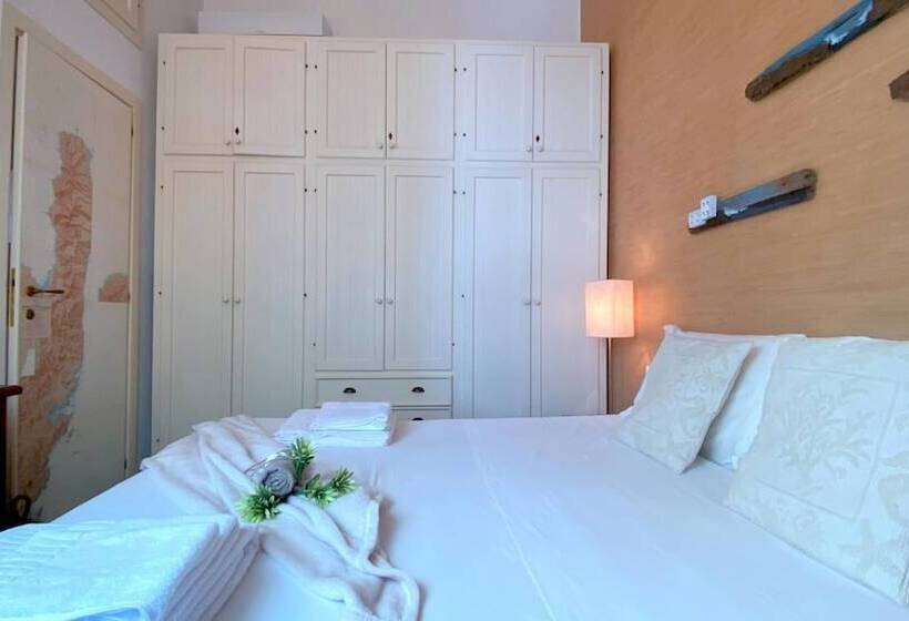 Molo Blu Apartment In La Maddalena