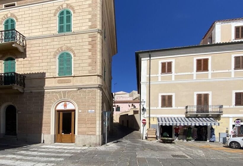 Molo Blu Apartment In La Maddalena