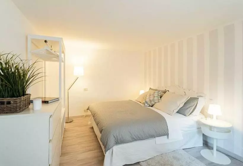 [ Romantic Suite ]   Como Center