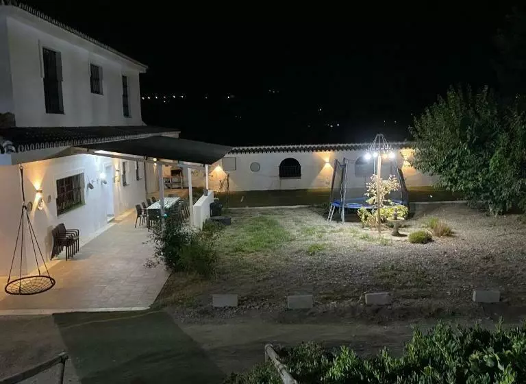 Caminito Del Rey Piscina Campo Fútbol 20 Adultos