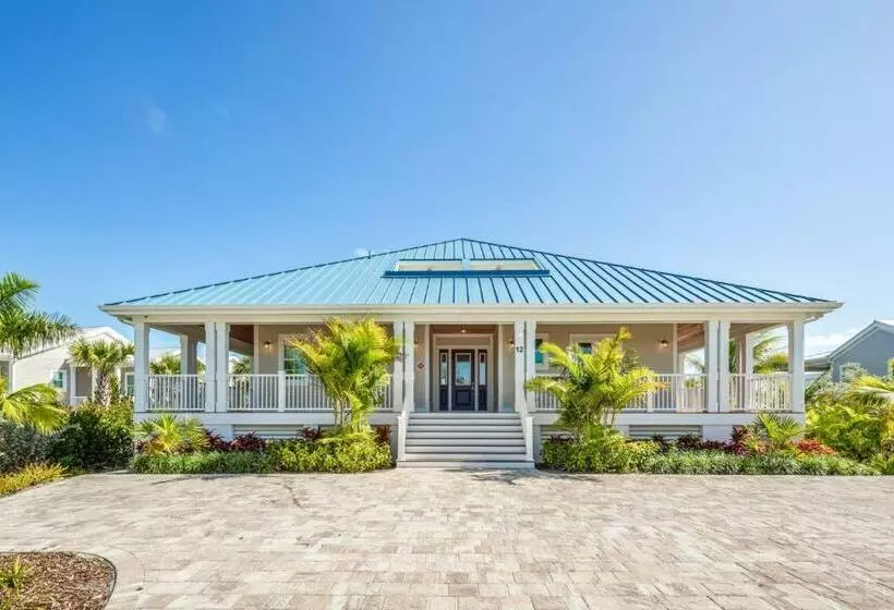 Nautical Splendor By Brightwild Pool & Boat Dock
