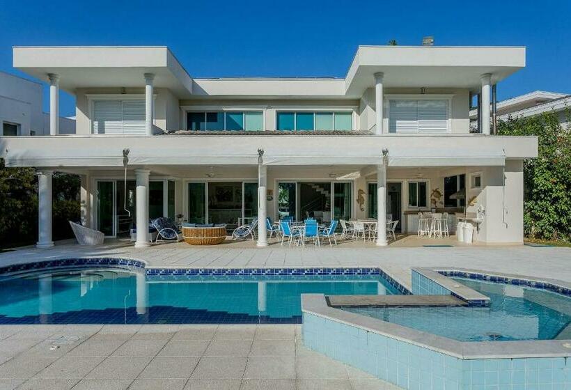 Casa Alto Padrão Com Piscina Em Caraguatatuba