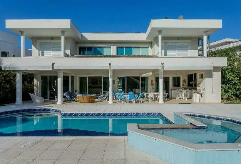 Casa Alto Padrão Com Piscina Em Caraguatatuba