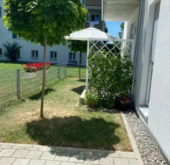 Helles Appartement Mit Terrasse