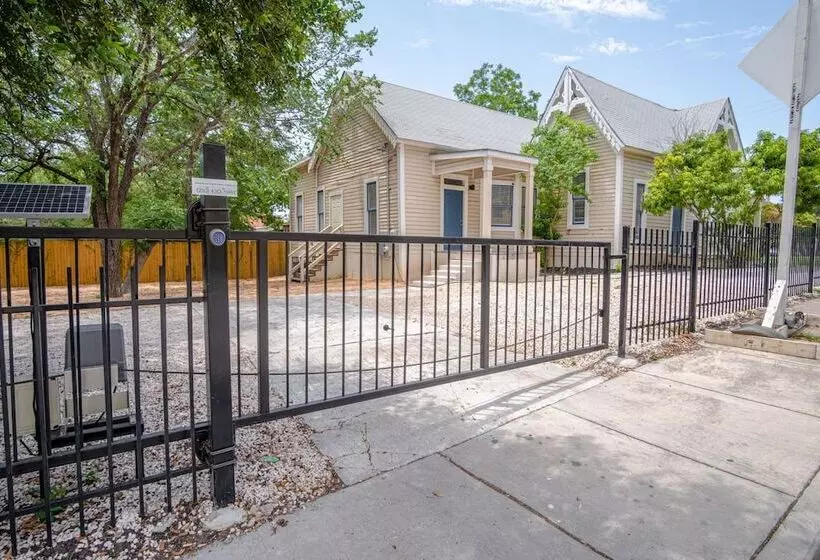 Incredible New 3br2ba Near Downtown