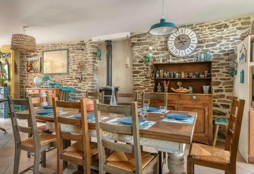 Maison Familiale Pour 6 Personnes Atypique Et Coloree !