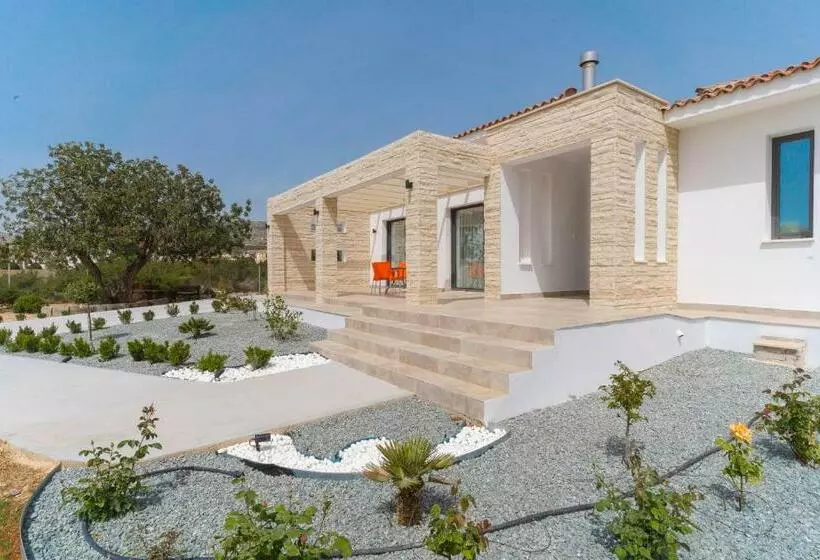 Aretousa Dyo By Prestige Bookings