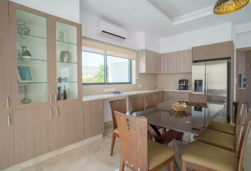 Aretousa Dyo By Prestige Bookings