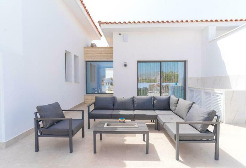 Aretousa Dyo By Prestige Bookings