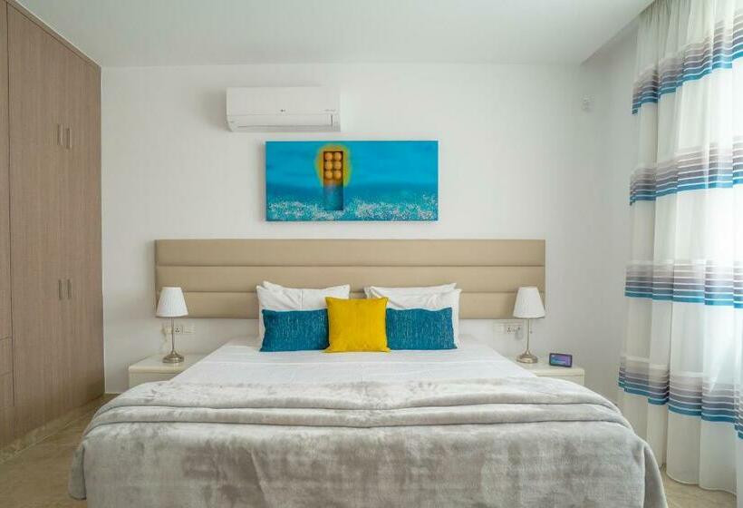 Aretousa Dyo By Prestige Bookings