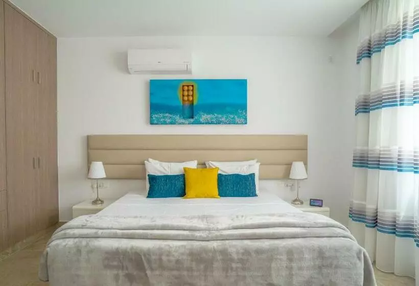 Aretousa Dyo By Prestige Bookings