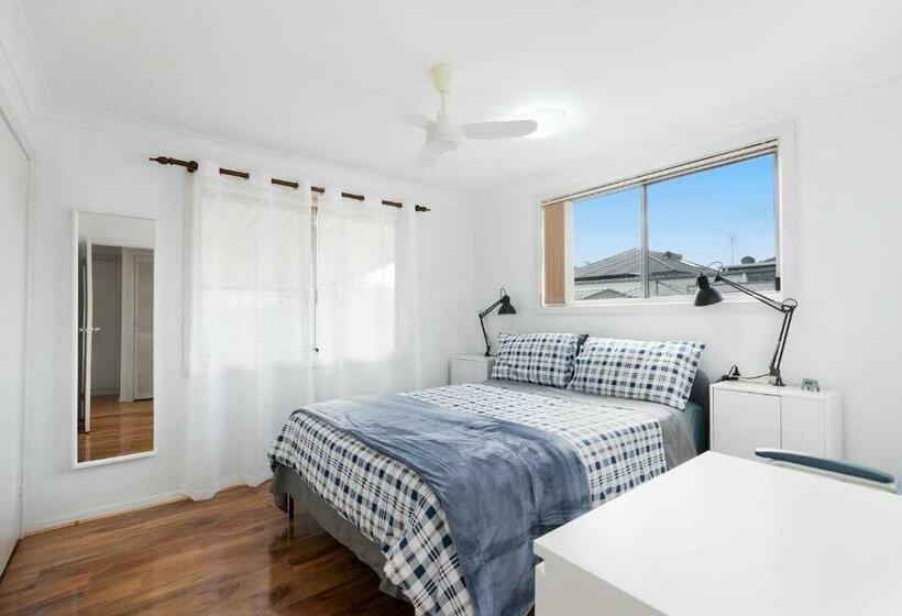 Close To Lake, Golf & Beach, Perfect For Longer Stays