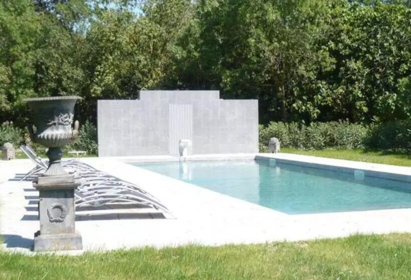 Les Templiers   Petit Bizerty 36 Pers    2 Piscines   Salle 200 M²