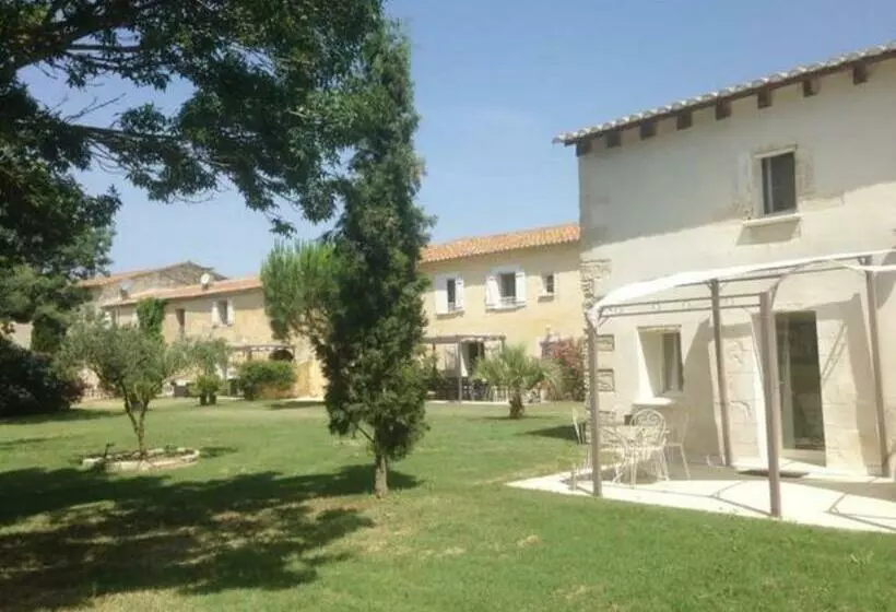 Les Templiers   Petit Bizerty 36 Pers    2 Piscines   Salle 200 M²