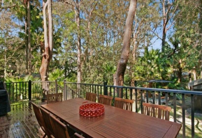 Paralia Pearl Beach Family Fun