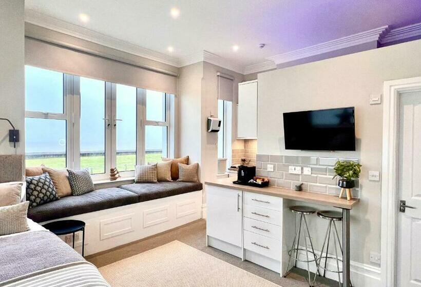 Beachfront Compact Coastal Crib, Direct Sea Views & Air Conditioning