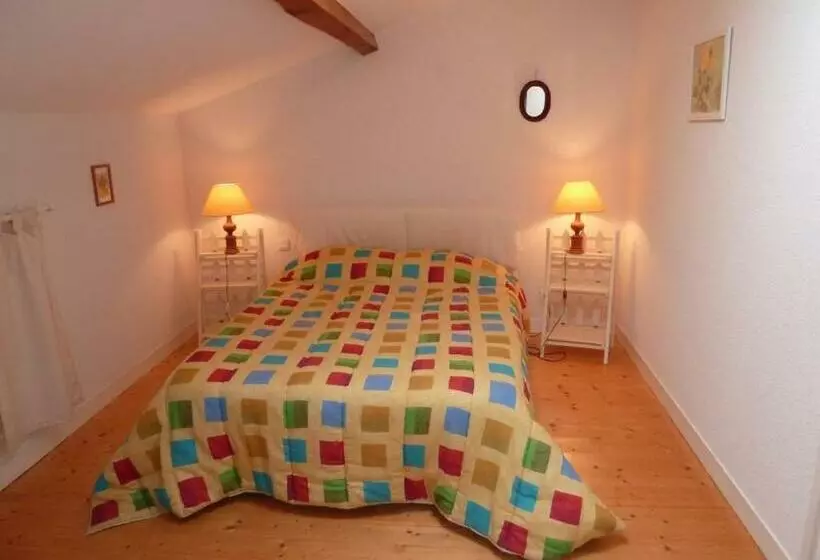 Charmant Gîte Avec Poêle à Bois, Terrasse Et Jardin, Sentiers Rando, 1 Chambre + Mezzanine   Fr 1 49