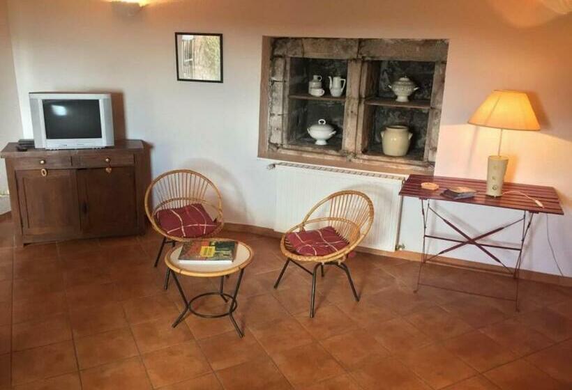 Charmant Gîte Avec Poêle à Bois, Terrasse Et Jardin, Sentiers Rando, 1 Chambre + Mezzanine   Fr 1 49