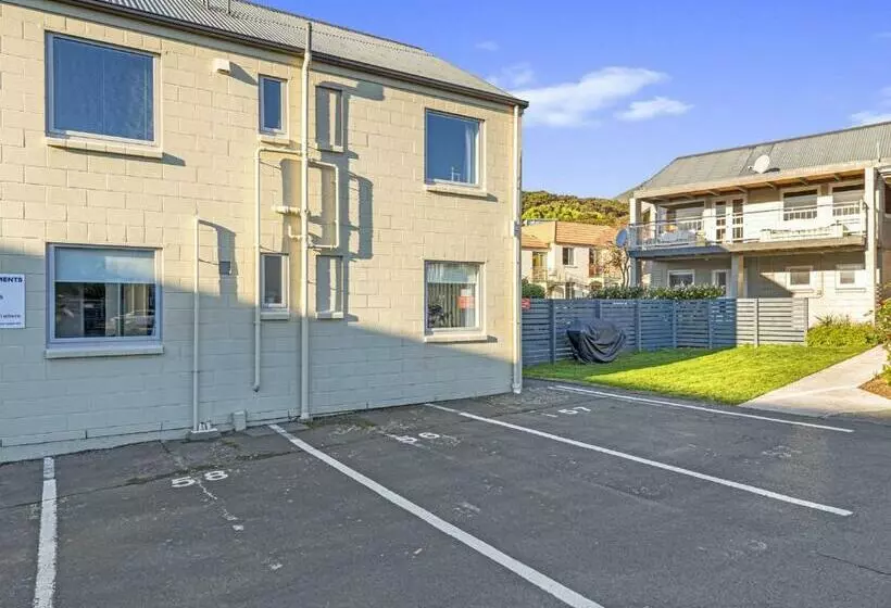 La Voyageur Apartments