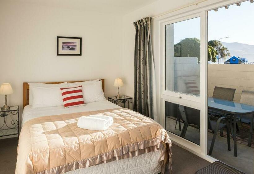 La Voyageur Apartments