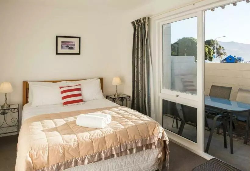 La Voyageur Apartments