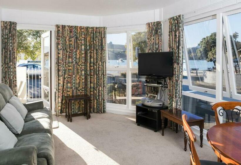 La Voyageur Apartments