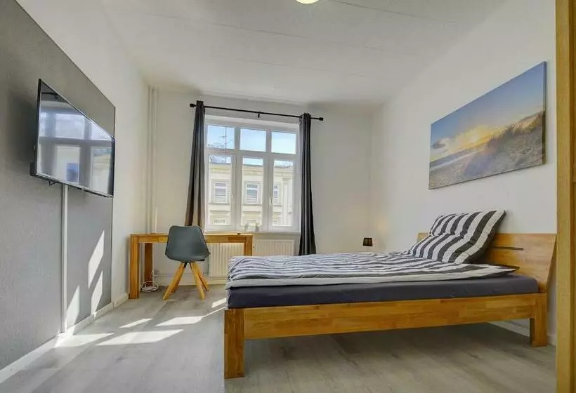 Monteurwohnung   Schiefe Stube